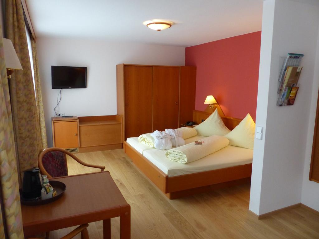 Hotel Herrmann Muensingen Exterior photo