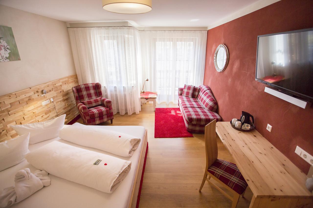Hotel Herrmann Muensingen Exterior photo
